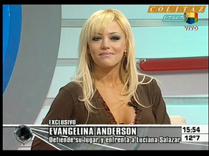Evangelina.Anderson.Pollerita.Vueltita.Intrusos.2006.SD.HQ.60FPS.No.Audio-Colitaz.110.jpeg