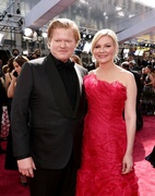 kirsten-dunst-jesse-plemons-couple-up-oscars-2022-04.jpg