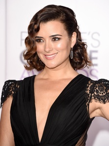 Cote de Pablo ME5RXPI_t