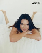 Kendall Jenner - Page 18 ME61UVB_t