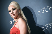Lady+Gaga+House+Gucci+Italian+Premiere+Photocall+UmcIu0CAgDkx.jpg