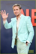 chris-evans-ana-de-armas-ryan-gosling-gray-man-premiere-26.jpg
