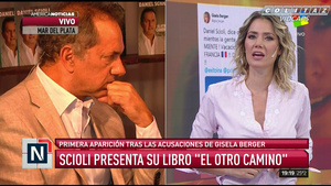 Carolina.Losada.Pantalon.Ajustado.Camisa.Abierta.AN.1080P-Colitaz.100.jpeg