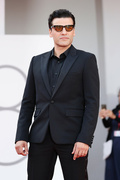 Oscar+Isaac+Dune+Red+Carpet+78th+Venice+International+aJEiPH-Tlnix.jpg