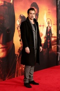 zoe-kravitz-catwoman-inspired-dress-nyc-batman-premiere-with-cast-23.jpg