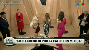 Romina.Pereiro.Catsuit.Rosa.Ajustado.PH.1080P-ColitazTV.15.jpeg