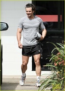 orlando-bloom-grabs-groceries-gym-18.jpg