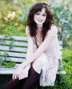 Alexis Bledel MEUB3RS_t