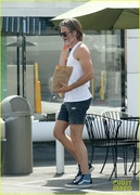 chris-pine-spotted-in-tank-top-and-shorts-22.jpg