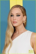 jennifer-lawrence-andrew-barth-feldman-nyc-no-hard-feelings-pics-39.jpg