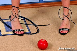 Permanent Link to Foot-orgies – 084 Penelope