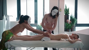 [Image: ME193PH2_t.jpg]