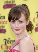 Alexis Bledel MEUB3NP_t