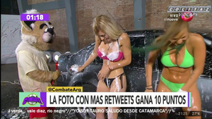 Soso.Mirabelli.y.Rubia.Lavando.Auto.Combate.1080P-Colitaz.37.jpeg