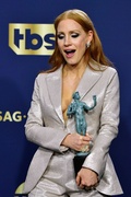 jessica-chastain-at-28th-annual-screen-actors-guild-awards-in-santa-monica-02-27-2022-2.jpg