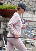 46377537-9869887-Hydrated_Making_sure_to_stay_hydrated_in_the_warm_weather_Katy_c-a-1_1628275841036.jpg