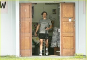 orlando-bloom-grabs-groceries-gym-12.jpg