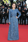 Marion+Cotillard+De+Son+Vivant+Peaceful+Red+CmEhbZAGoYpx.jpg