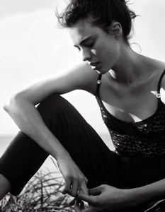 Margaret Qualley nude (8).jpeg