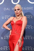 Lady+Gaga+House+Gucci+Italian+Premiere+Photocall+ehd0lccTLi9x.jpg