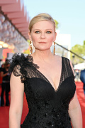 Kirsten+Dunst+Power+Dog+Red+Carpet+78th+Venice+yjjdRBImgiox.jpg