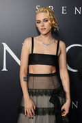 Kristen+Stewart+Los+Angeles+Premiere+Neon+MfcR5TQBwpzx.jpg