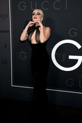 Lady+Gaga+House+Gucci+New+York+Premiere+9-nGPf521-Vx.jpg