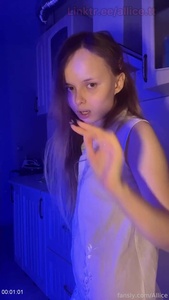 [Image: ME12GE67_t.jpg]