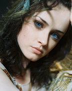 Alexis Bledel MEUB3X3_t