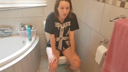 AliciaFetish – Drinking Water and Pee