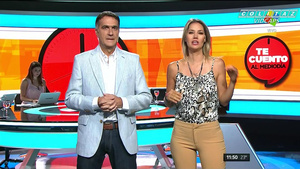 Carolina.Losada.Pantalon.Ajustado.Mostaza.TCAM.1080P-Colitaz.08.jpeg