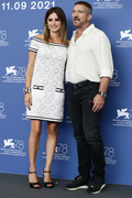 Penelope+Cruz+Competencia+Oficial+Photocall+vm_T4CDGL2sx.jpg