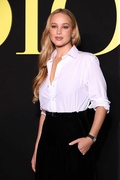 jennifer-lawrence-at-dior-fashion-show-at-paris-fashion-week-09-26-2023-6.jpg
