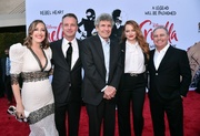 Emma+Stone+Los+Angeles+Premiere+Disney+Cruella+4p2yNUu20c8x.jpg