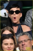 katy-perry-orlando-bloom-kiss-reactions-wimbledon-appearance-02.jpg