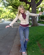 Хилари Дафф (Hilary Duff) Newsweek Photoshoot 2003 (13xHQ) MEWLN6_t