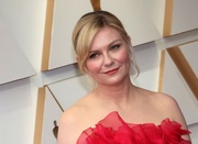 kirsten-dunst-jesse-plemons-couple-up-oscars-2022-20.jpg