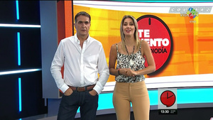Carolina.Losada.Pantalon.Ajustado.Mostaza.TCAM.1080P-Colitaz.68.jpeg