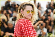 kristen-stewart-cannes-photo-call-03.jpg