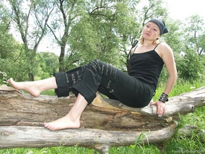 Permanent Link to City Feet – Oksana – 2004 09 20 In the forest