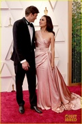 ashton-kutcher-mila-kunis-oscars-2022-07.jpg