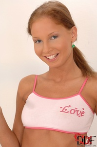 Permanent Link to 2007 01 24 – Jeny Baby And Lauryn May – Young Babes In a Lovely Lick Down