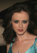 Alexis Bledel MEUB3QV_t