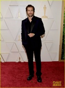 jake-gyllenhaal-supports-maggie-gyllenhaal-at-oscars-15.jpg