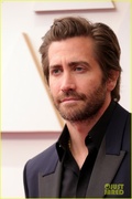 jake-gyllenhaal-supports-maggie-gyllenhaal-at-oscars-17.jpg