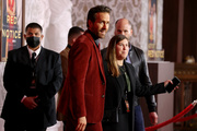 Ryan+Reynolds+World+Premiere+Netflix+Red+Notice+bMvMJ4oxXQox.jpg