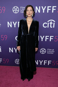 Maggie+Gyllenhaal+59th+New+York+Film+Festival+v02-Jm3dfqsx.jpg