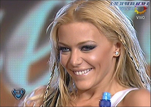 Evangelina.Aderson.Bailando.2008.Pollerita.Remera.Mojada.SD.60FPS-Colitaz.159.jpeg