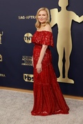 kirsten-dunst-at-28th-annual-screen-actors-guild-awards-in-santa-monica-02-27-2022-1.jpg