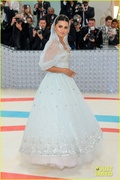 penelope-cruz-princess-glow-at-met-gala-2023-13.jpg